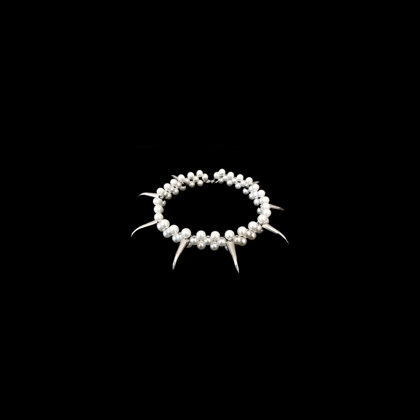 PEARL BABY SPIKES CHOKER