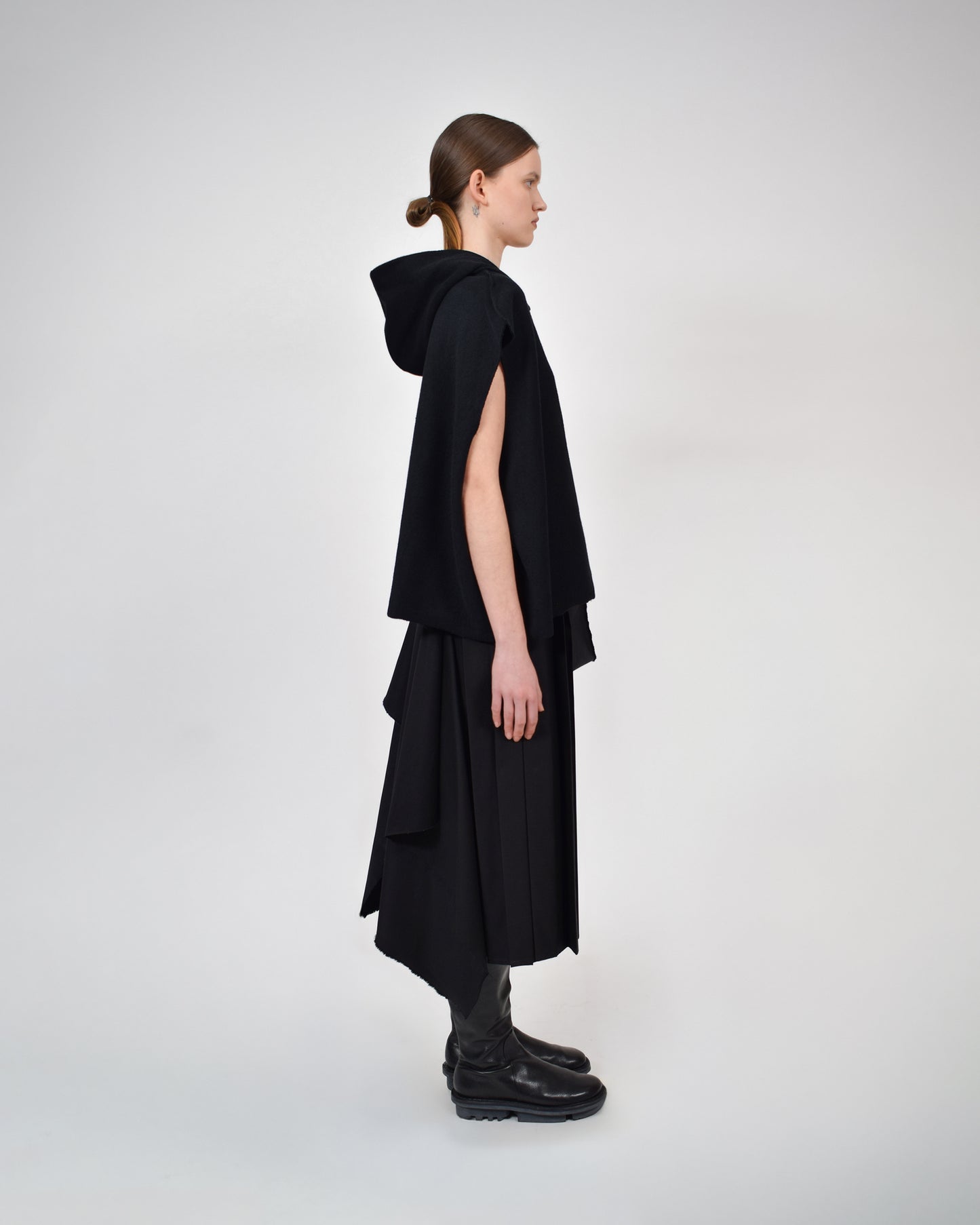 ASYMMETRICAL PLEATED SKIRT