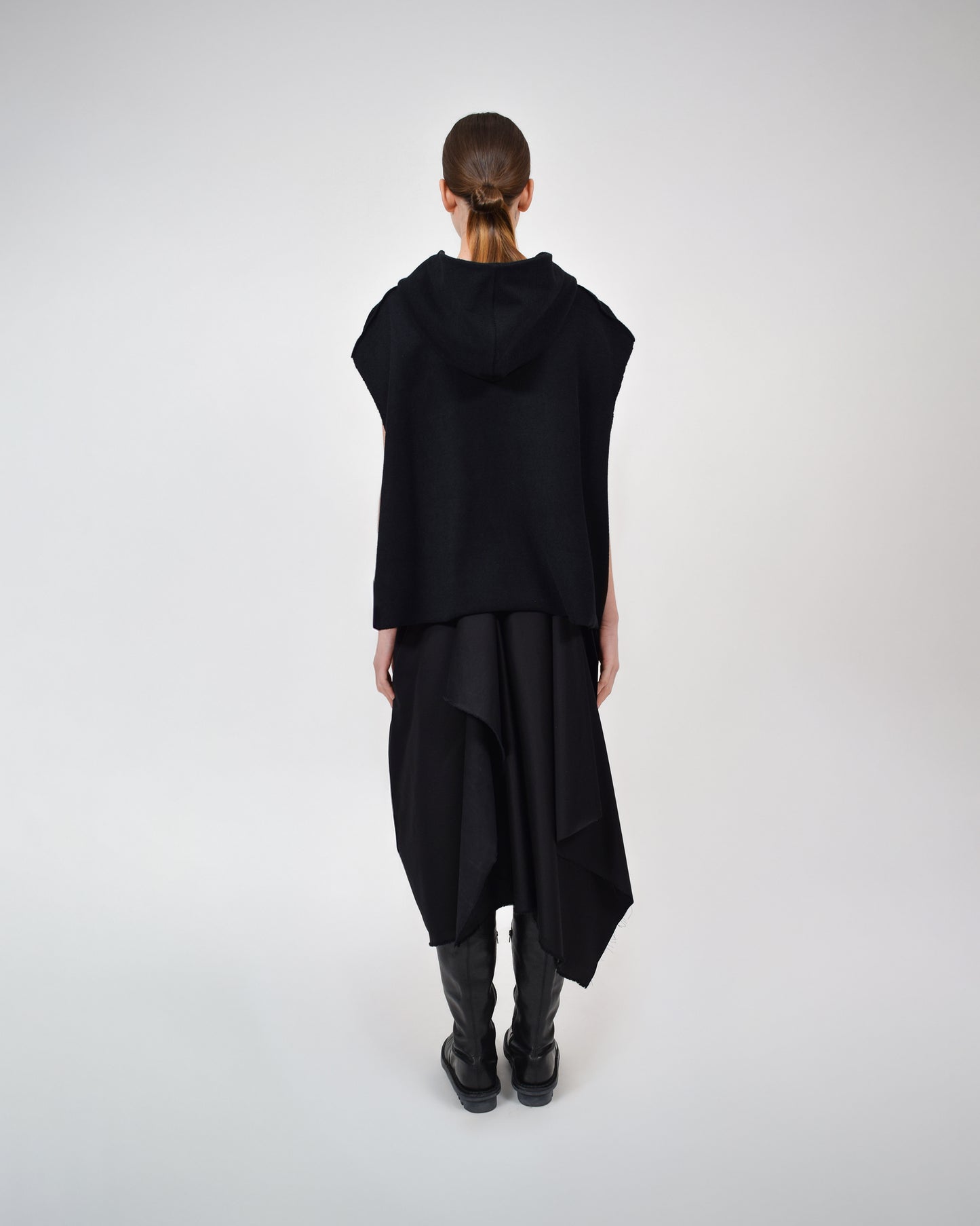 ASYMMETRICAL PLEATED SKIRT