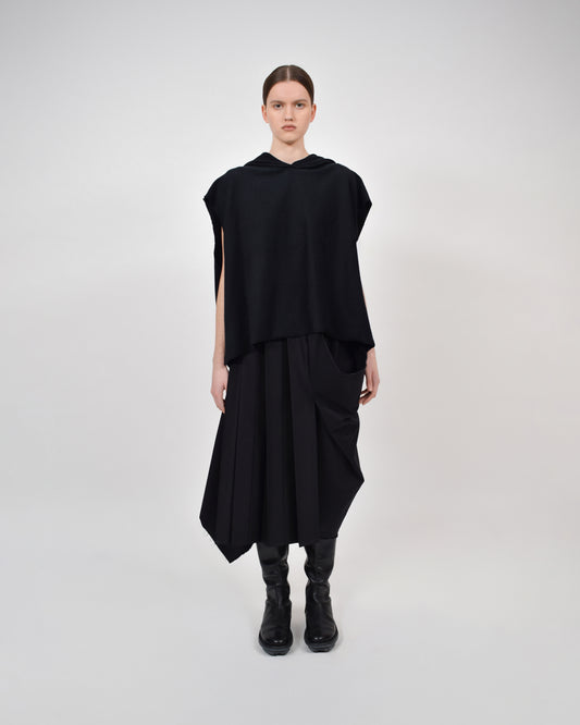 SQUARE SLEEVELESS INVERTED HOODY