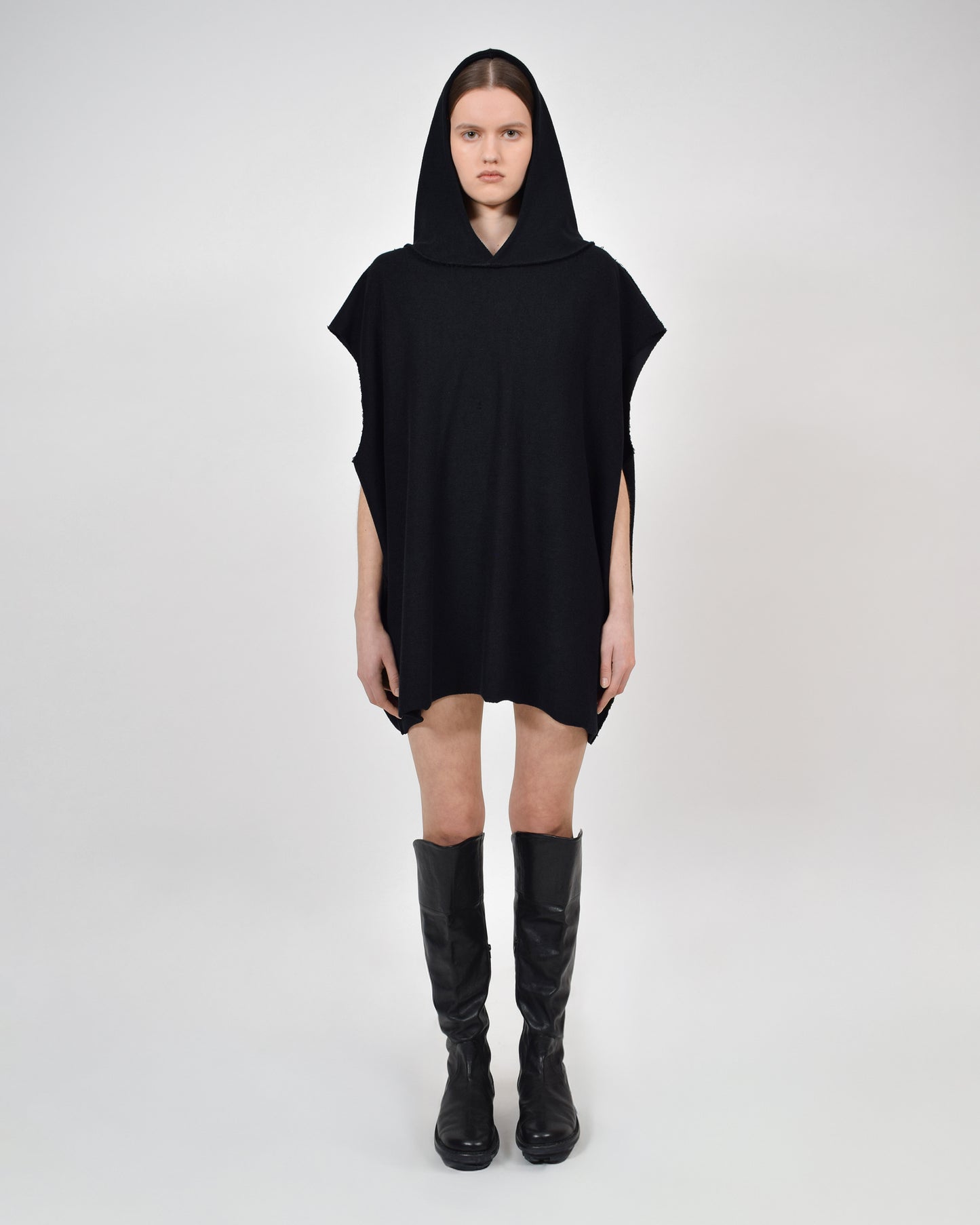 SLEEVELESS INVERTED HOODY